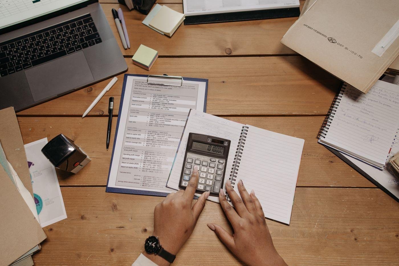 Calcul du montant de la CFE et de la taxe d'habitation d'une location saisonnière sur un bureau